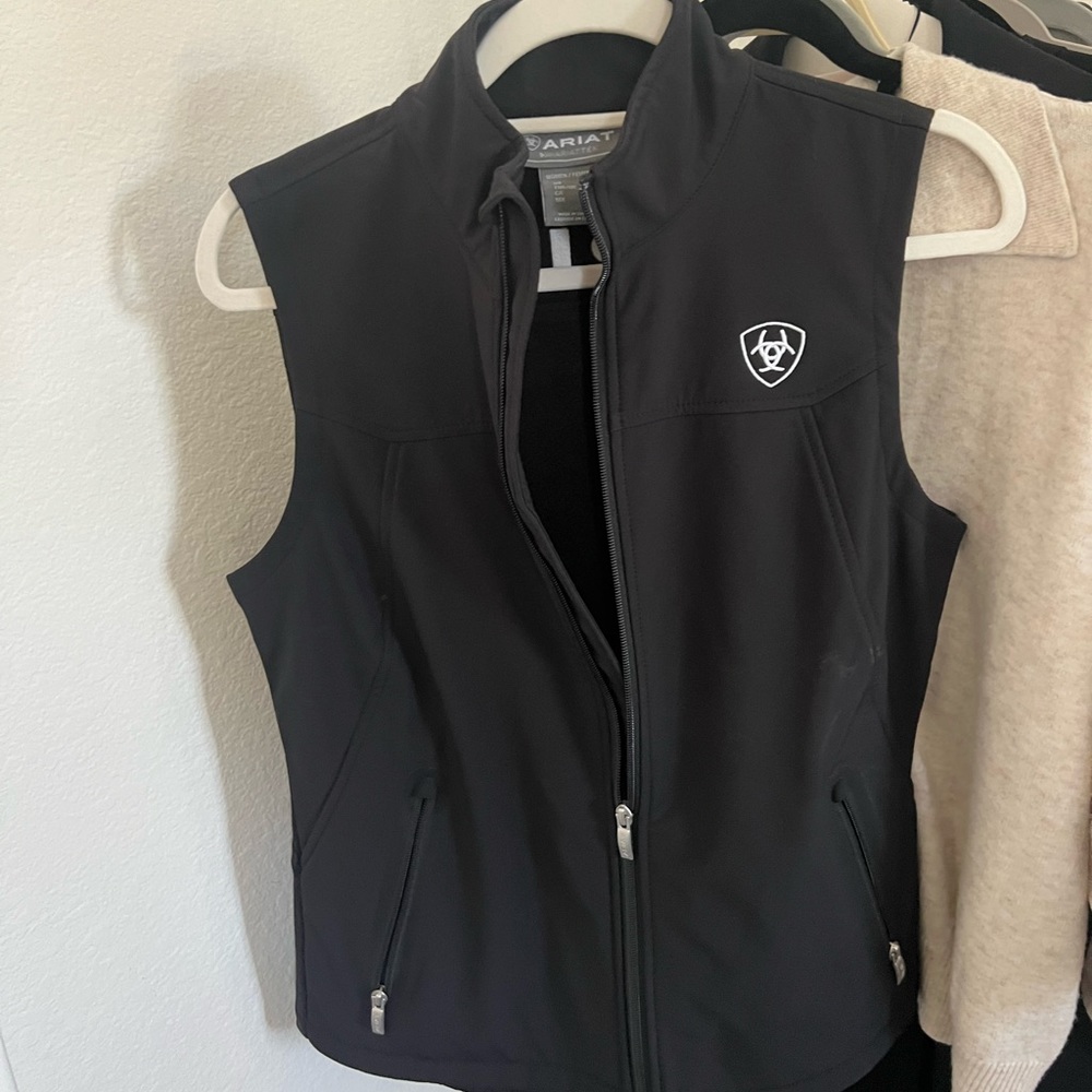 ARIAT VEST
